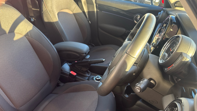 MINI Hatchback 1.5 Cooper Classic II 5dr Auto Petrol Hatchback